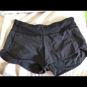 Black Lululemon Speed up short